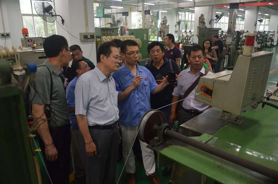 中国轻工业职工思想政治工作研究会领导参观乐竞平台_乐竞（中国）集团制线车间