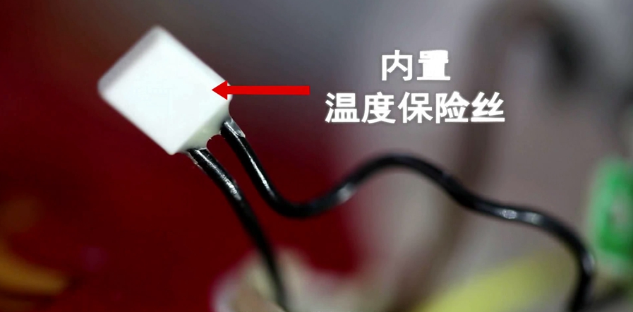 乐竞平台_乐竞（中国）暖手宝 特有温度保险丝断开性保护，为安全使用保驾护航