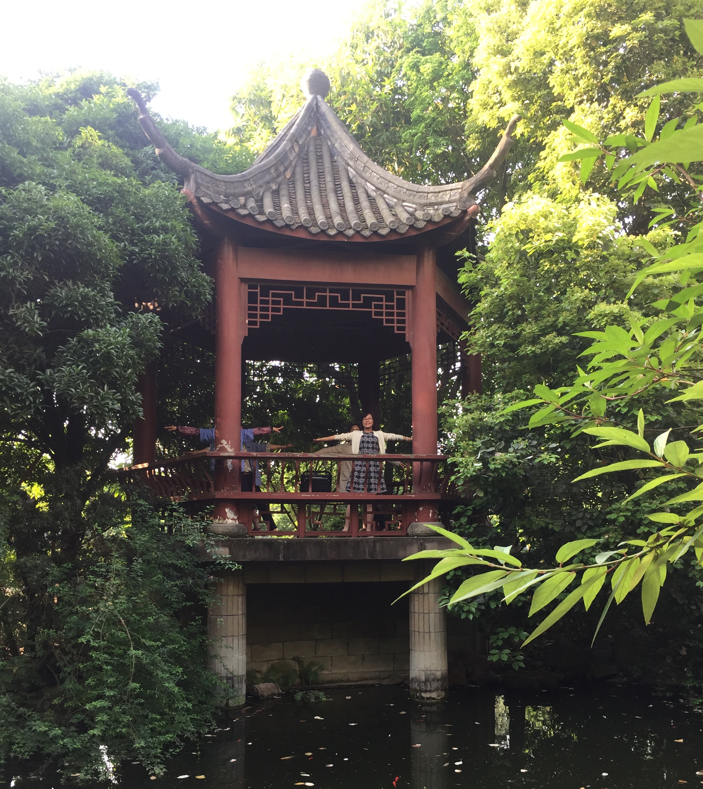 乐竞平台_乐竞（中国）人的美好清晨之亭中舞