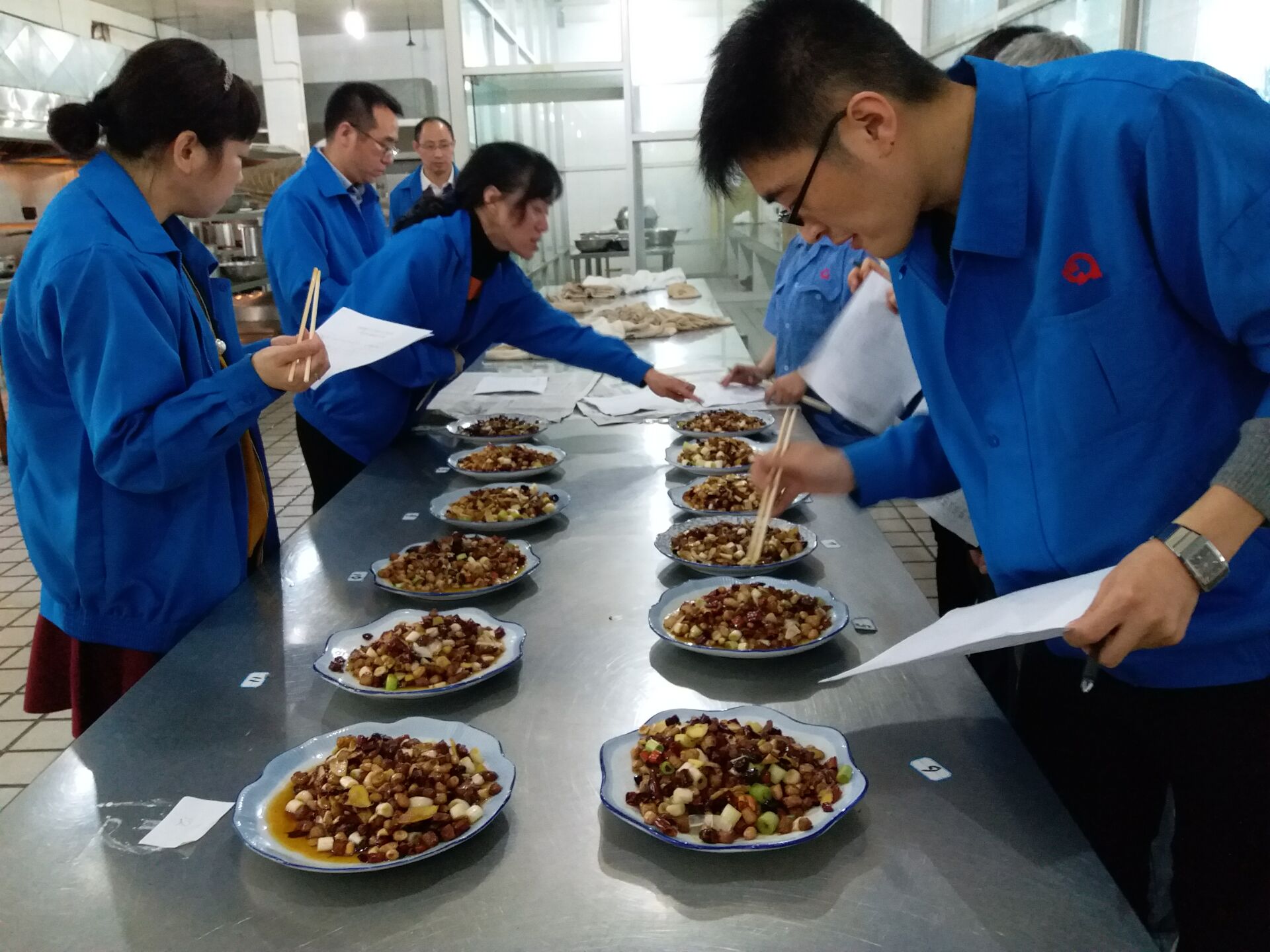 成都乐竞平台_乐竞（中国）集团举办“技能成就梦想”首届烹饪技能大赛