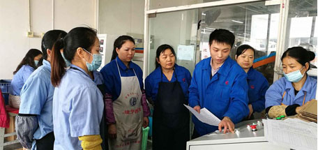 成都乐竞平台_乐竞（中国）集团电热毯车间拓展班组活动
