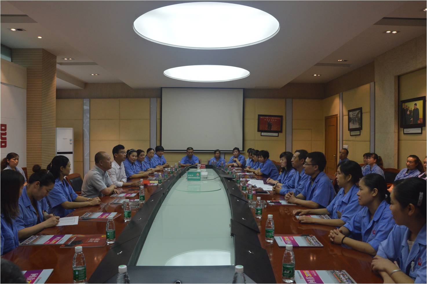 市总工会慰问成都乐竞平台_乐竞（中国）集团困难职工暨成都乐竞平台_乐竞（中国）集团延伸助学金发放会议