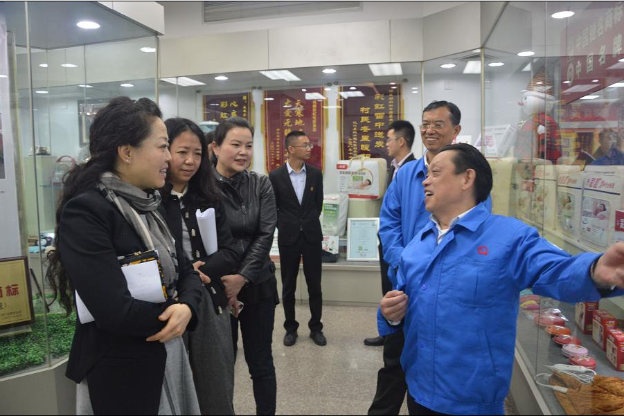 区人大领导到成都乐竞平台_乐竞（中国）集团调研知识产权工作