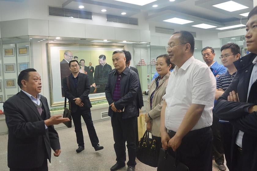 全国工商联调研组莅临成都乐竞平台_乐竞（中国）集团调研