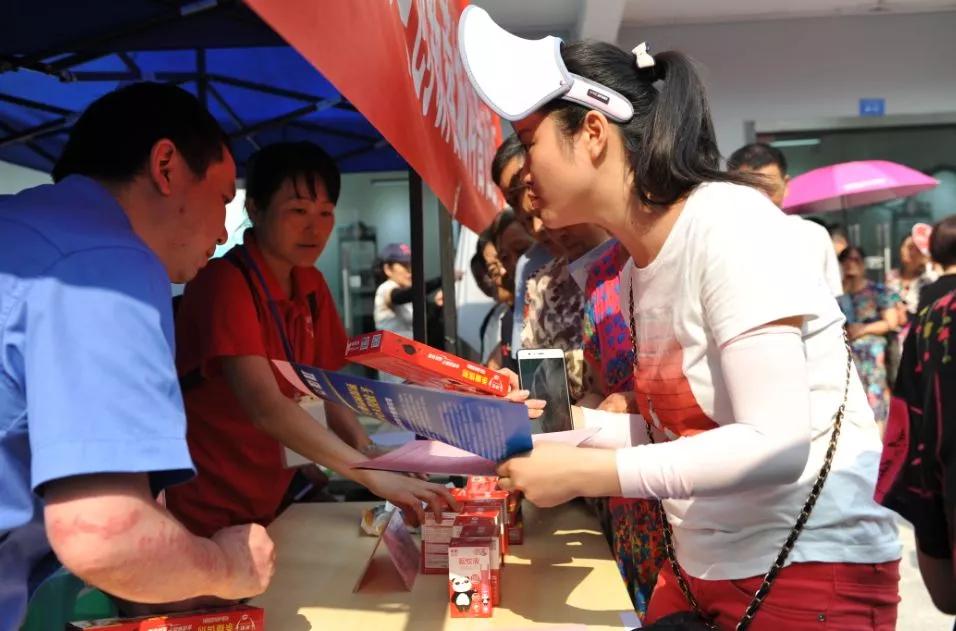 乐竞平台_乐竞（中国）生活电器科普基地参加“2018年创新蓉城科普社区行”