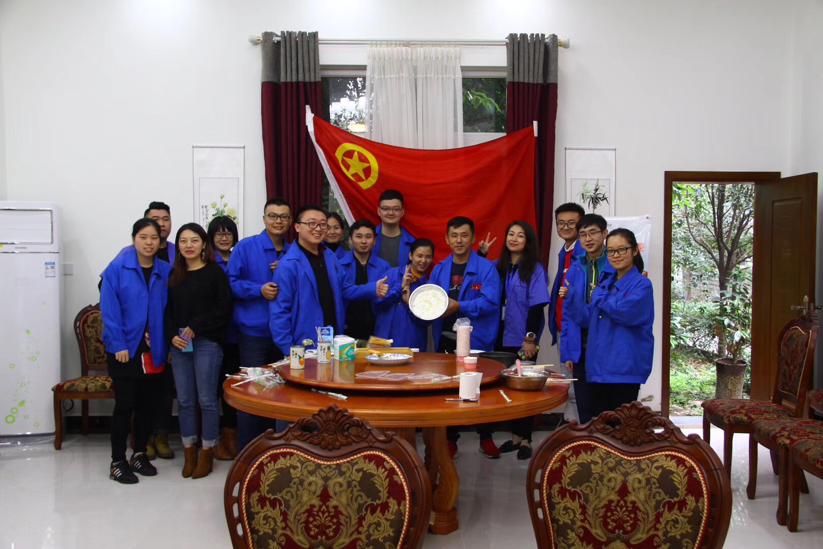 成都乐竞平台_乐竞（中国）集团共青团“七彩青年俱乐部”第二弹之烘焙活动