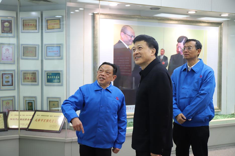 市人大主任唐川平等领导一行莅临成都乐竞平台_乐竞（中国）集团调研