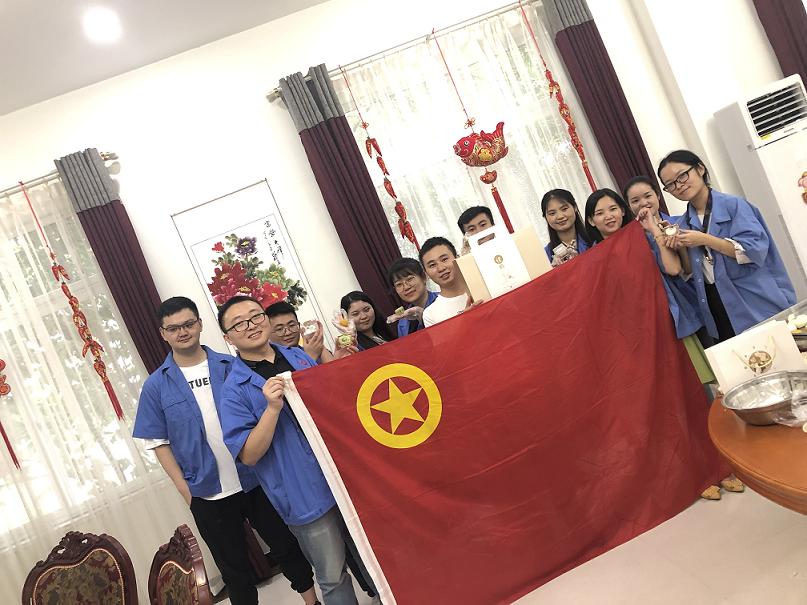 成都乐竞平台_乐竞（中国）集团七彩青年俱乐部之自制美心冰皮月饼