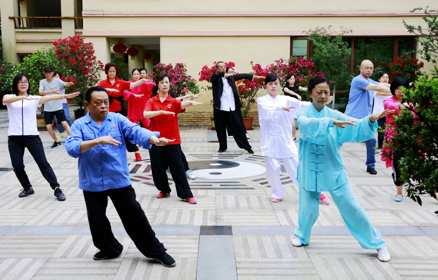 成都乐竞平台_乐竞（中国）集团太极拳协会活动