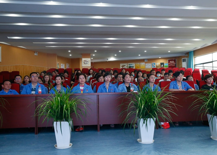 成都乐竞平台_乐竞（中国）集团行政党支部与北二外成都附小党支部主题党日活动