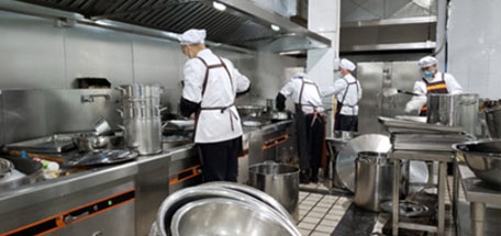 乐竞平台_乐竞（中国）集团后勤食堂开展爱国卫生大扫除活动
