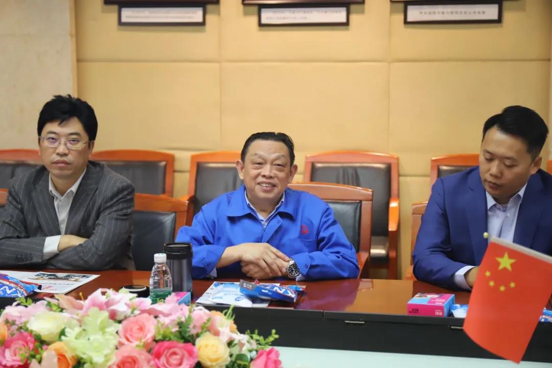 四川行动教育校长EMBA41期校友走进成都乐竞平台_乐竞（中国）集团游学交流
