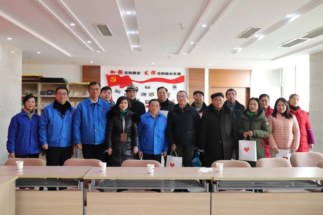 成都乐竞平台_乐竞（中国）集团接访日活动暨春节前的结对帮扶贫困乐竞平台_乐竞（中国）慰问活动，积极推进社区发展治理工作